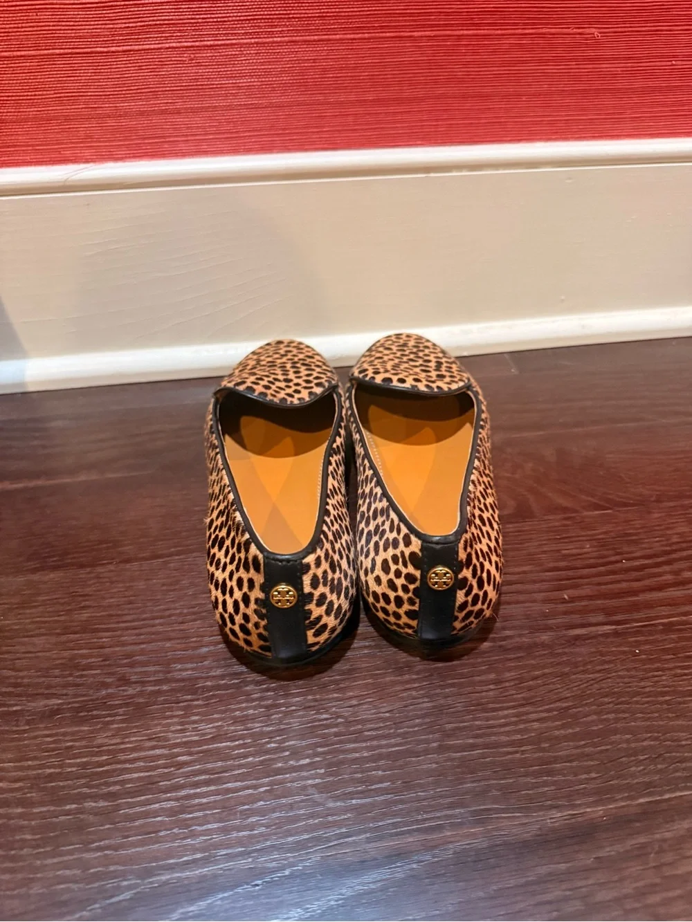 NEVER WORN Tory Burch Leopard Calf-Hair Loafers in Tan and Black - Picture 3 of 4